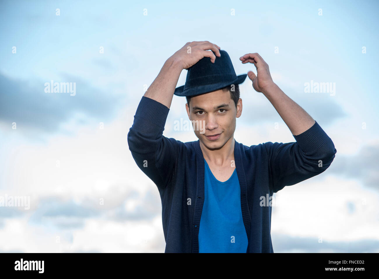 Glücklich Jüngling Spaß im freien Stockfoto