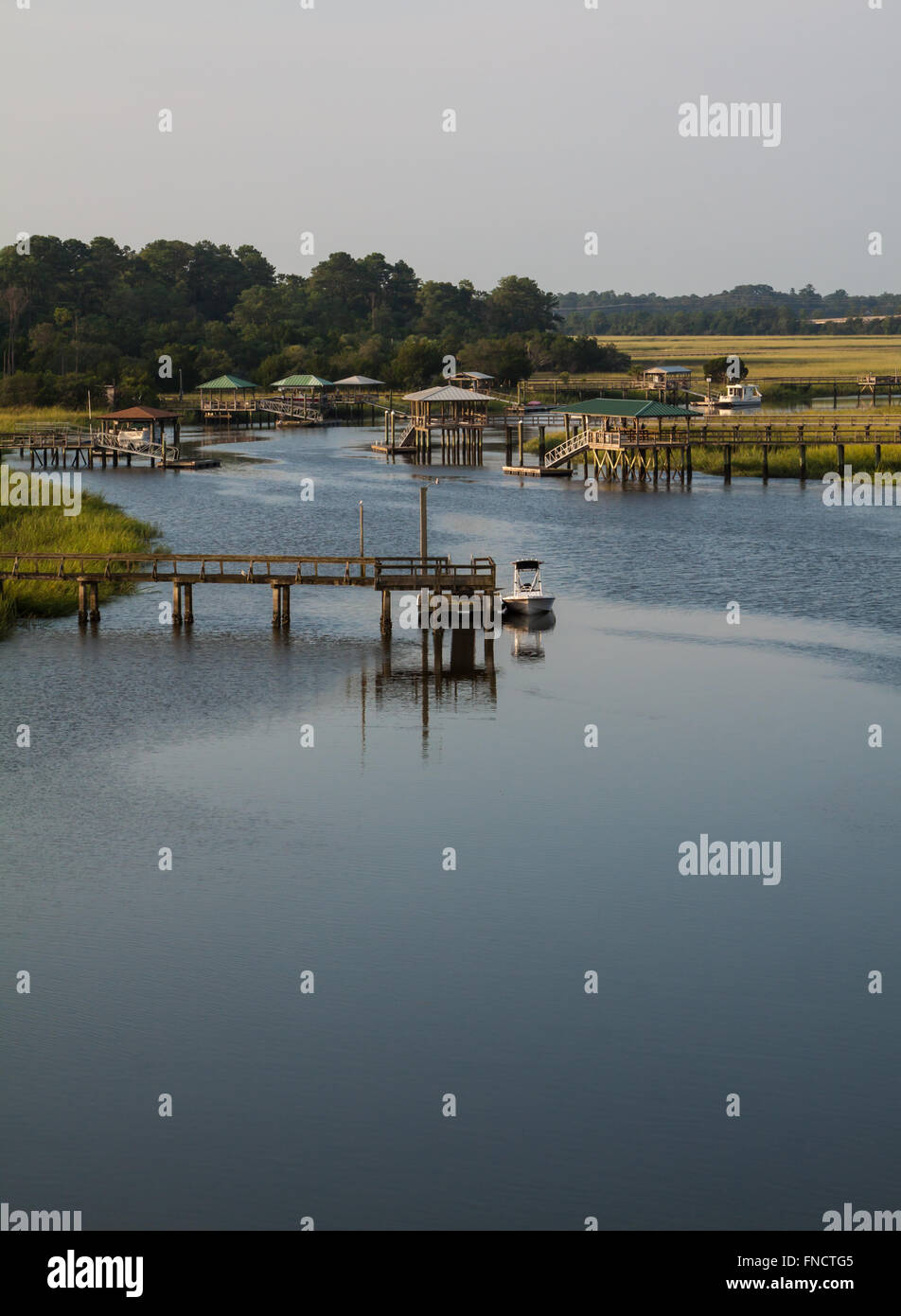 Küste von Georgia Rasen Marsh Schiffsanlegestellen Stockfoto