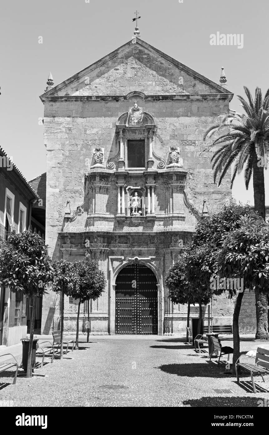 Cordoba - das Portal der Kirche St. Francis und Eulogius. Iglesia de San Francisco y eulogius Stockfoto