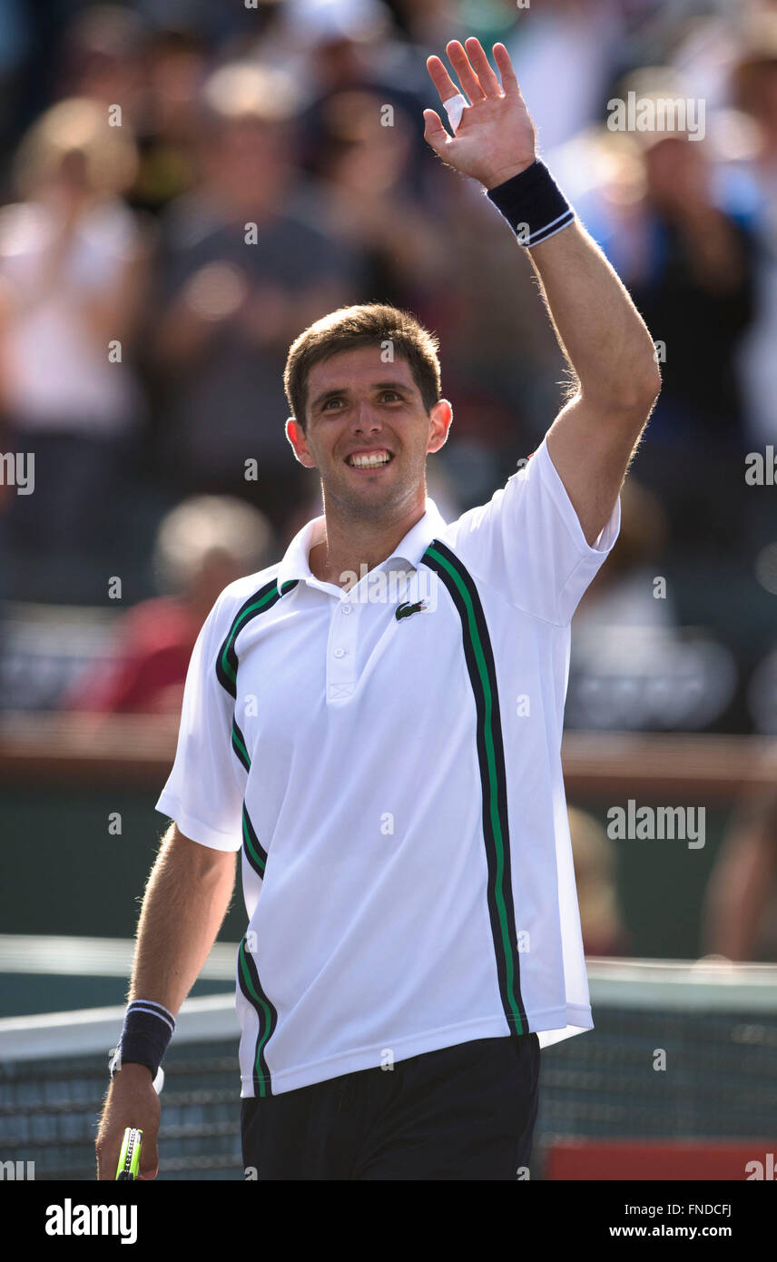 (160315)--INDIAN WELLS, März. 15, 2016 (Xinhua)--Federico Delbonis von Argentinien feiert nach seiner dritten Runde Herren Einzel gegen Andy Murray aus Großbritannien bei der BNP Paribas Open in Indian Wells, Vereinigte Staaten, am 14. März 2016. Federico Delbonis gewann 2: 1. (Xinhua/Yang Lei) Stockfoto