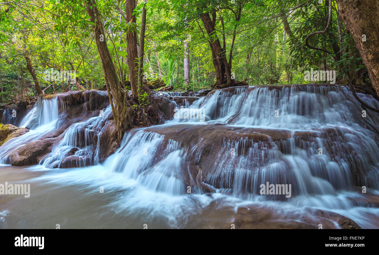 Wasserfall bei Kanjanaburi Thailand Stockfoto