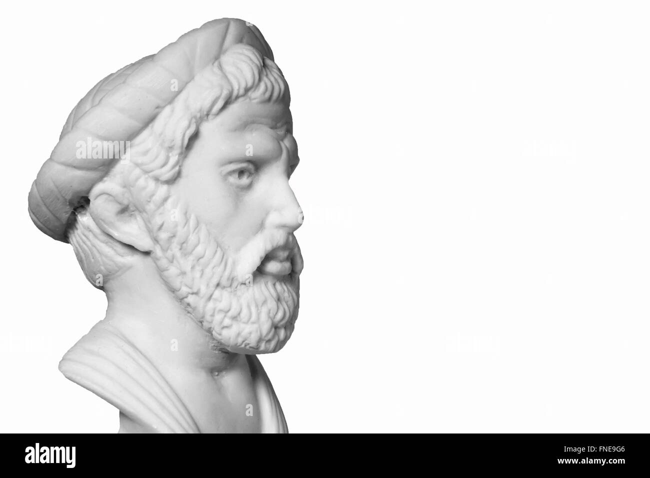 Pythagoras war ein wichtiger griechischer Philosoph, Mathematiker, Geometer und Musik Theoretiker. Weisse Marmorbüste von ihm auf weißen bac Stockfoto