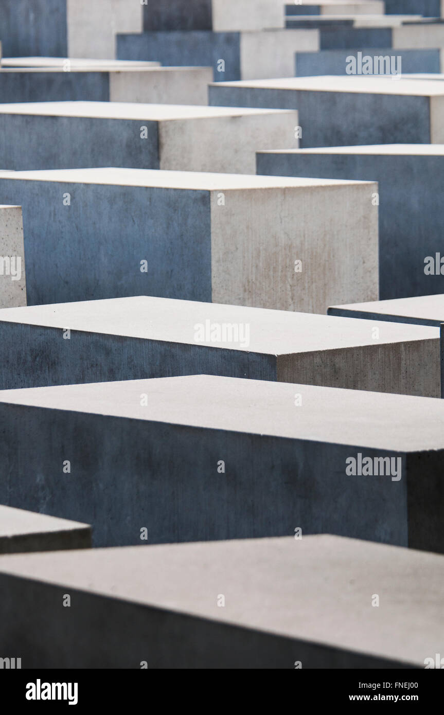 Das Denkmal für die ermordeten Juden Europas, Holocaust Denkmal Berlin Deutschland, entworfen von Architekt Peter Eisenman und Engin Stockfoto