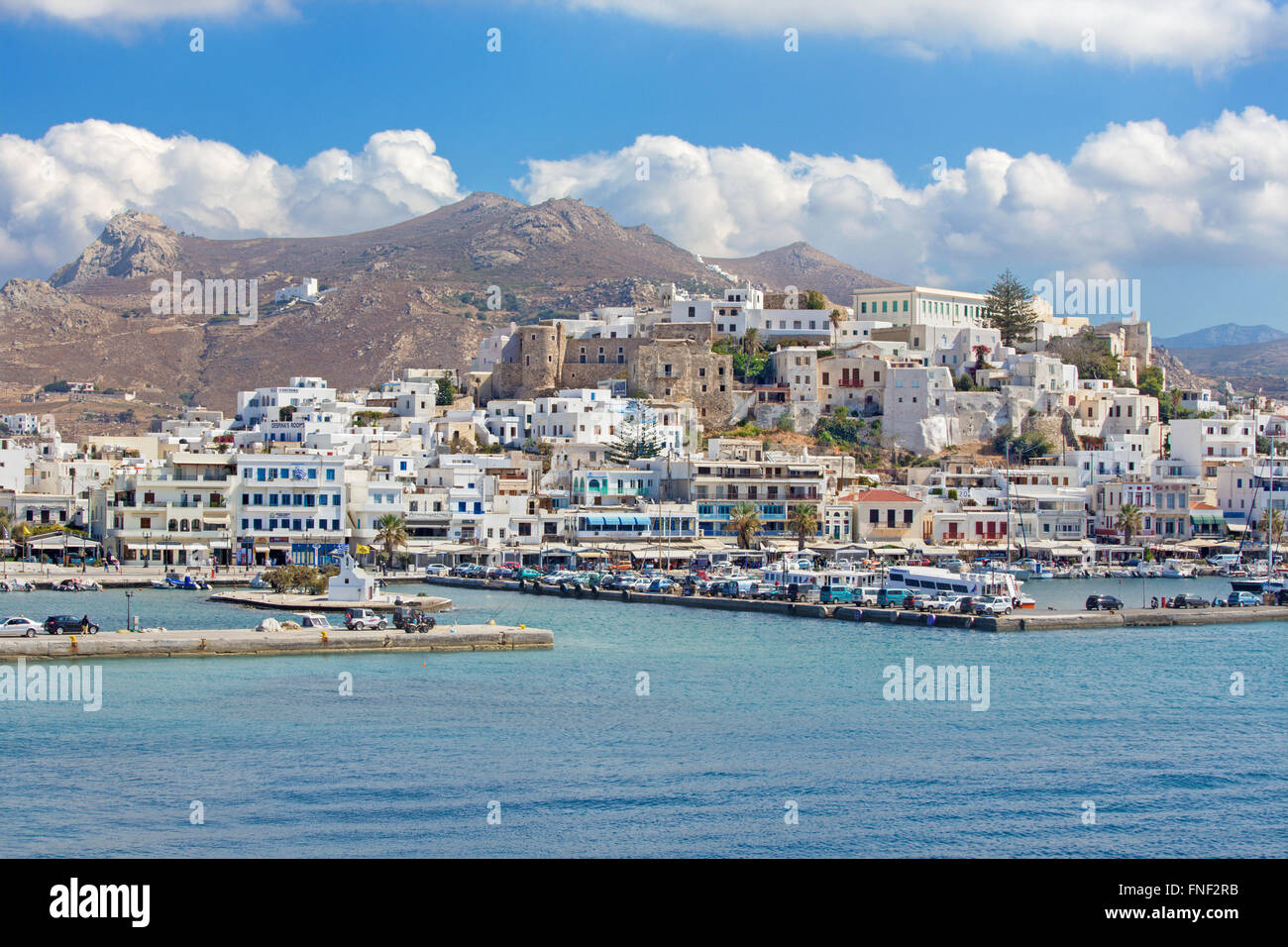 CHORA, Griechenland - 6. Oktober 2015: Die Stadt Chora (Chora) auf der Insel Naxos in der Ägäis. Stockfoto