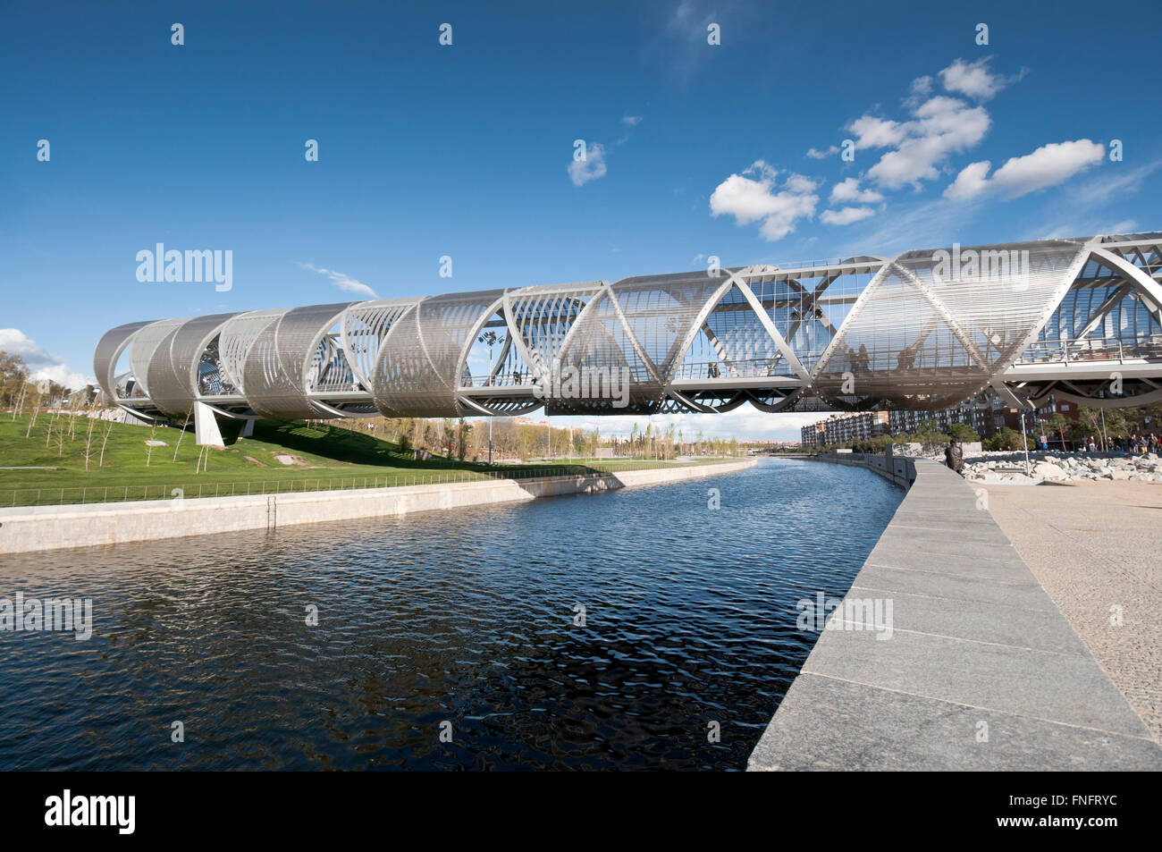 Arganzuela Brücke in Madrid Rio Park, Madrid, Spanien Stockfoto