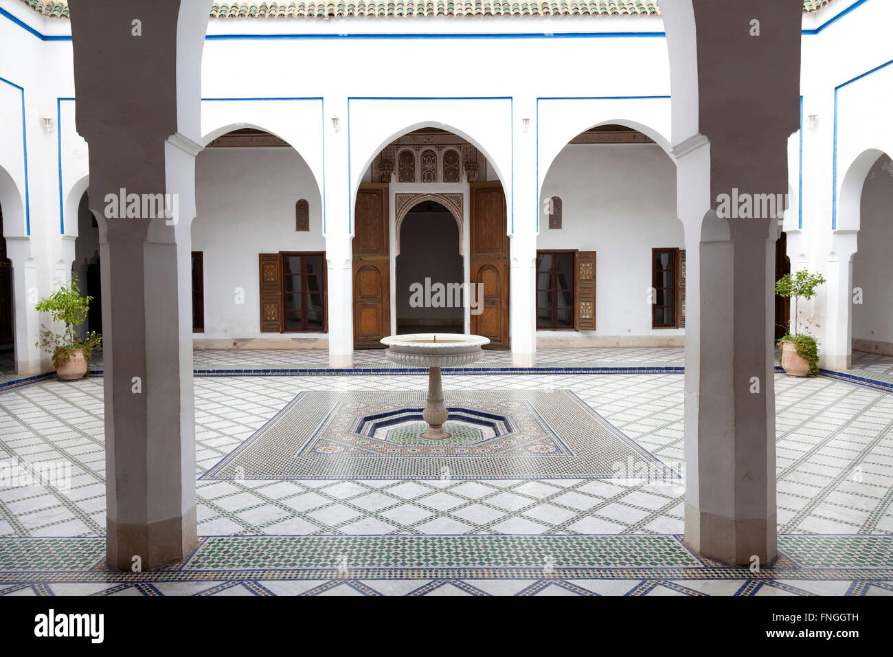 Zimmer mit Mosaik auf dem Boden im Palais De La Bahia, Marrakesch, Marokko Stockfoto