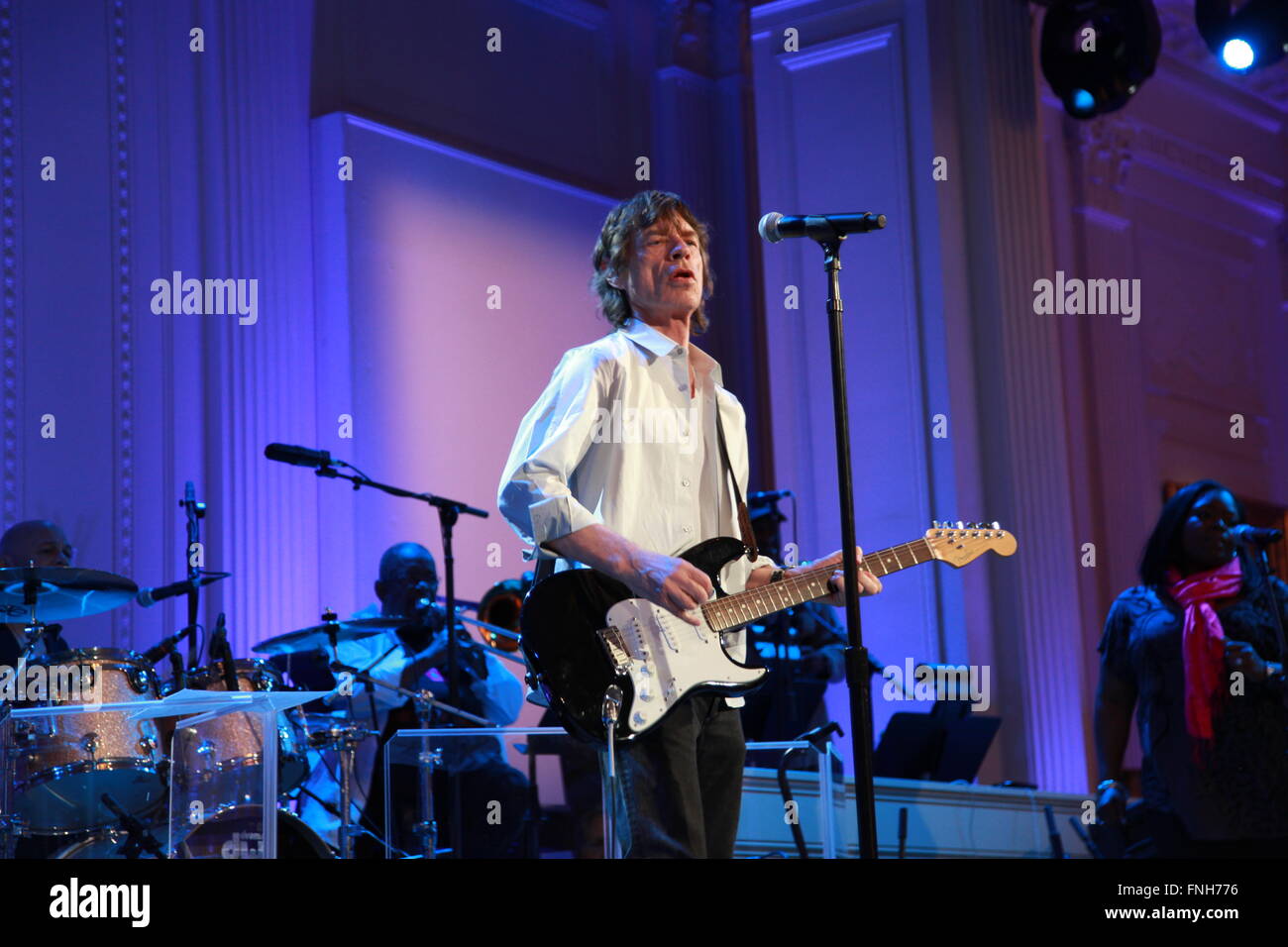 Mick Jagger während der Proben für seinen Auftritt bei der Aufführung In im Weißen Haus: Red, White and Blues Konzert im East Room des weißen Hauses 20. Februar 2012 in Washington, DC. Stockfoto