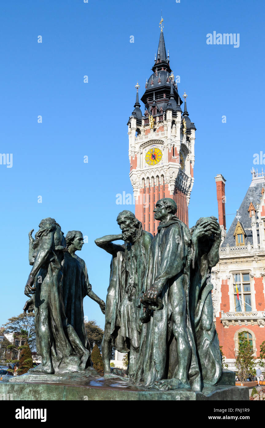 Rodins Bürger von Calais Skulptur steht vor dem Rathaus in Calais, Frankreich Stockfoto
