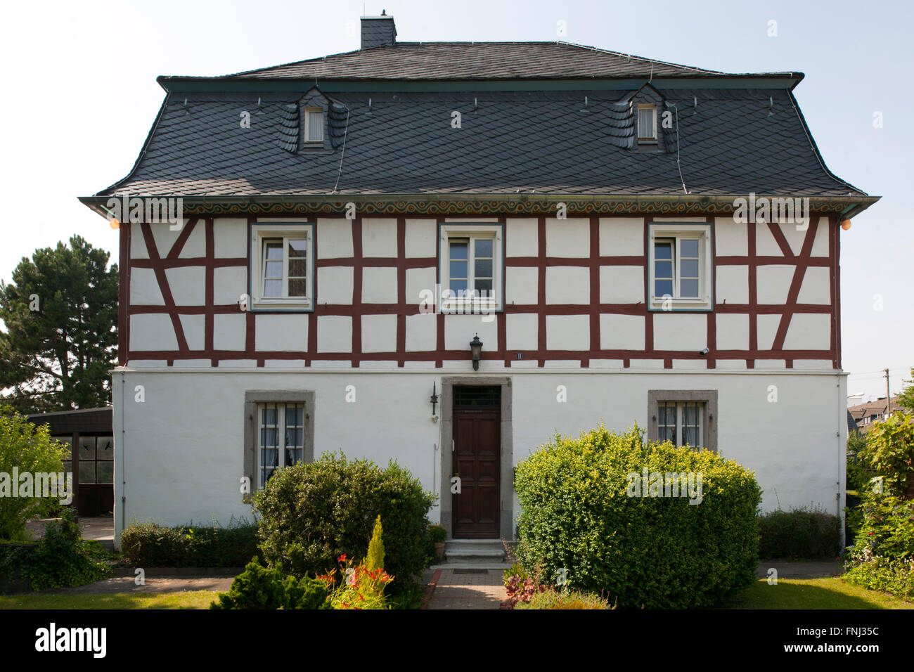 Deutschland, Nordrhein-Westfalen, Rhein-Sieg-Kreis, Niederkassel, Pfarramt Sankt Matthäus Stockfoto