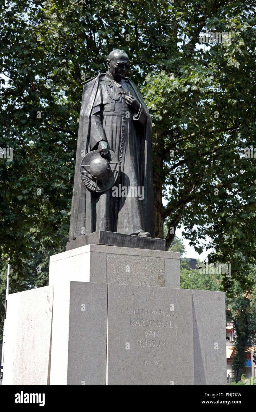 Statue von Kardinal Van Rossum (Willem Marinus van Rossum) in Den Bosch, Niederlande. Stockfoto