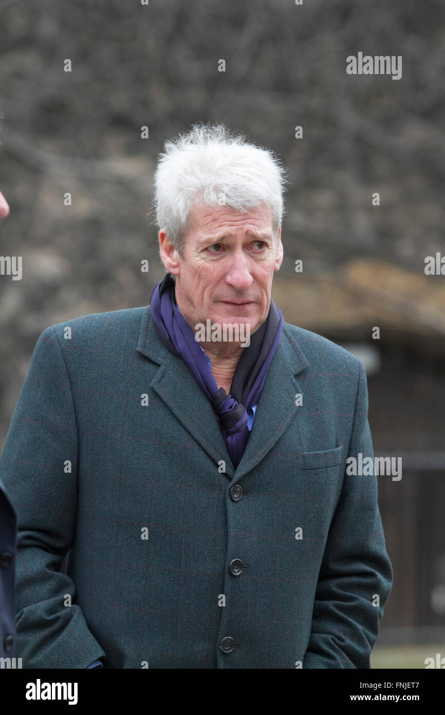 Westminster London, UK. 15. März 2016. BBC-Moderator Jeremy Paxman interviews euroskeptischen MP Bill Cash in Westminster mit 100 Tage bis das EU-Referendum Credit: Amer Ghazzal/Alamy Live-Nachrichten Stockfoto