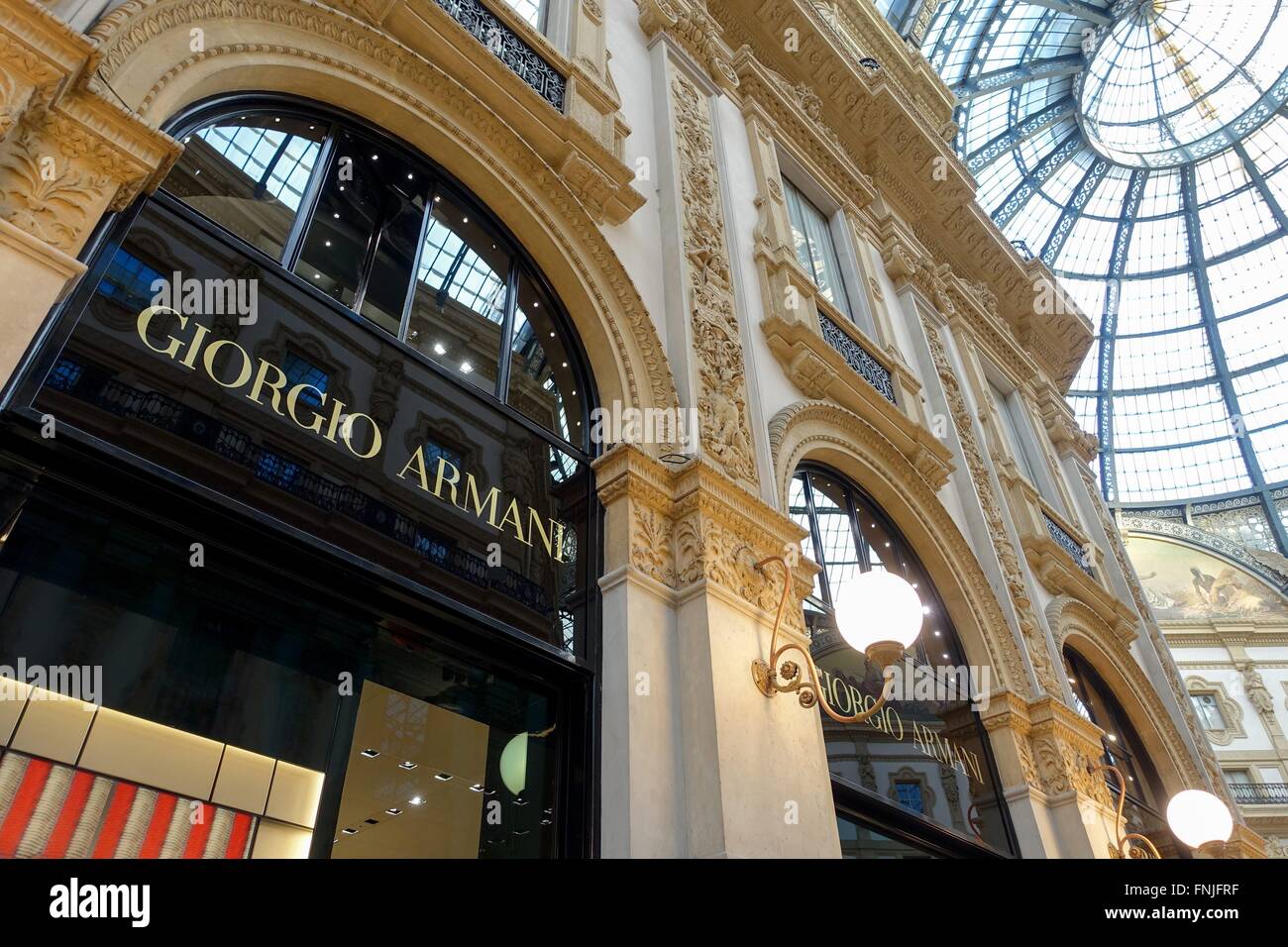 Italien: Giorgio-Armani-Boutique im Galleria Vittorio Emanuele II, Milan. Foto vom 10. März 2016. Stockfoto