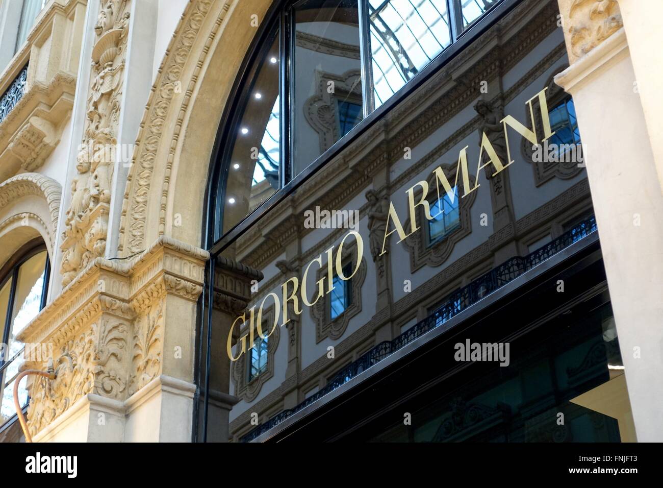 Italien: Giorgio-Armani-Boutique im Galleria Vittorio Emanuele II, Milan. Foto vom 10. März 2016. Stockfoto