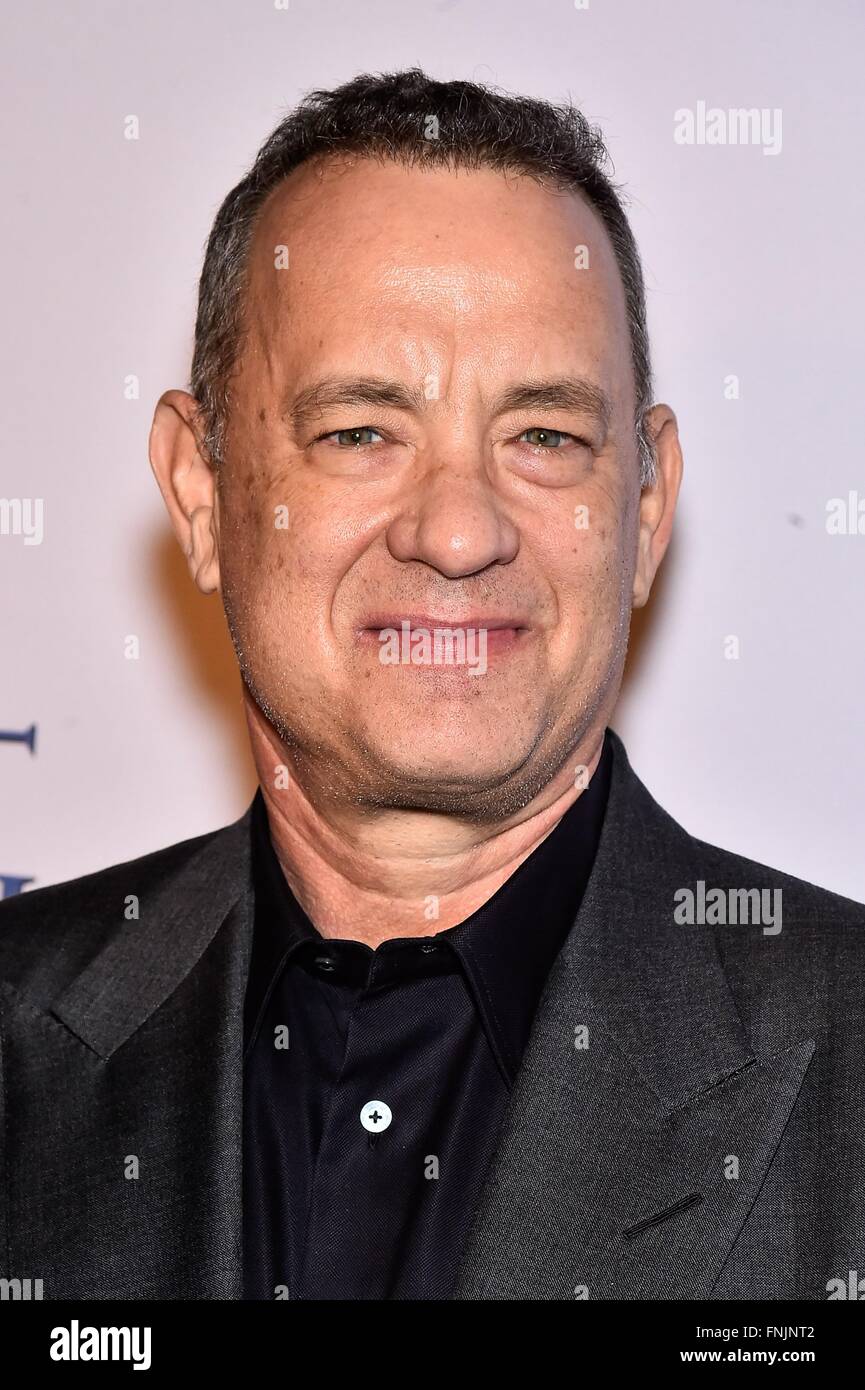 New York, NY, USA. 15. März 2016. Tom Hanks im Ankunftsbereich für AMC Loews Lincoln Sqaure, New York, NY, MY BIG FAT griechischen Hochzeit 2 Premiere 15. März 2016. Bildnachweis: Steven Ferdman/Everett Collection/Alamy Live-Nachrichten Stockfoto