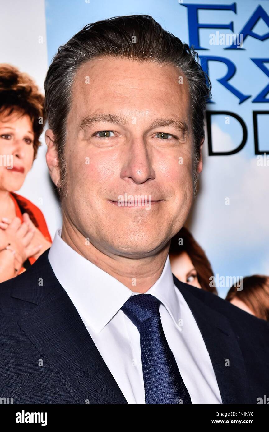New York, NY, USA. 15. März 2016. John Corbett im Ankunftsbereich für AMC Loews Lincoln Sqaure, New York, NY, MY BIG FAT griechischen Hochzeit 2 Premiere 15. März 2016. Bildnachweis: Steven Ferdman/Everett Collection/Alamy Live-Nachrichten Stockfoto