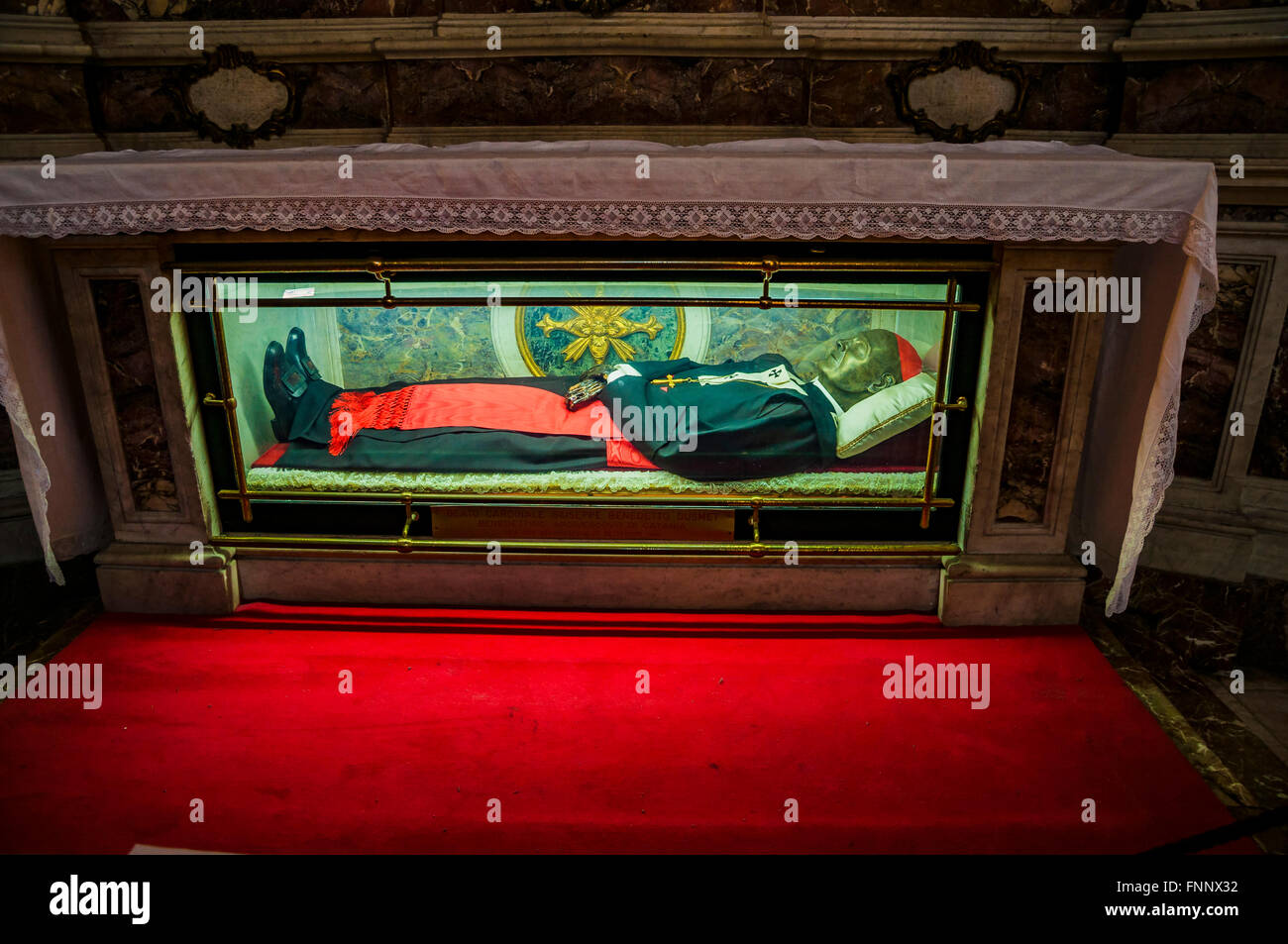Die Überreste der seligen Giuseppe Benedetto Dusmet. Kathedrale von Santa Agatha in Catania, Sizilien, Italien. Stockfoto