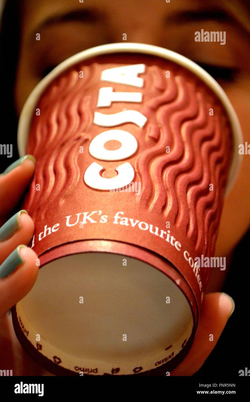 Costa Coffee Cup hautnah. Stockfoto