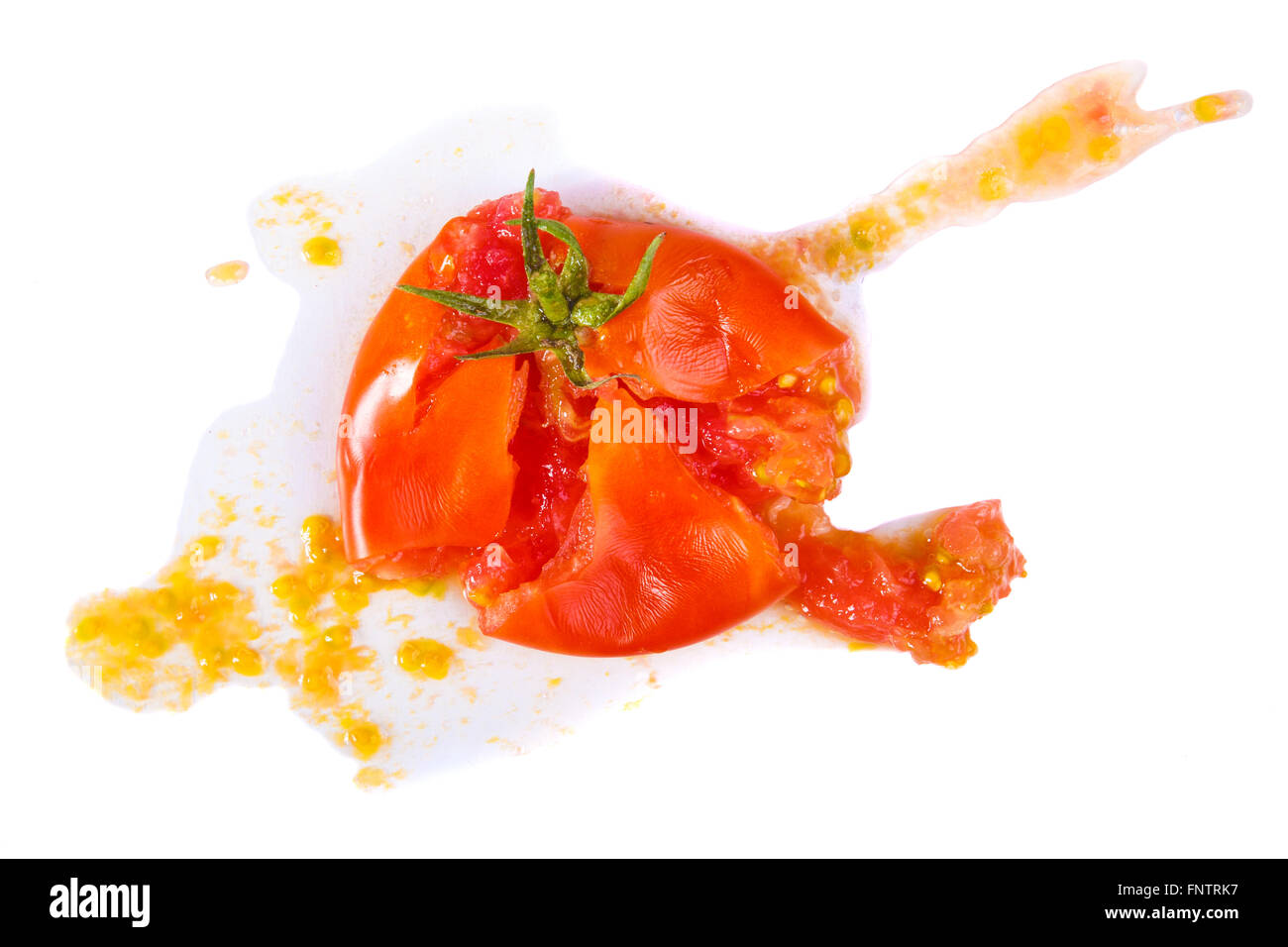 zerkleinerten Tomaten isoliert auf weißem Hintergrund Stockfoto