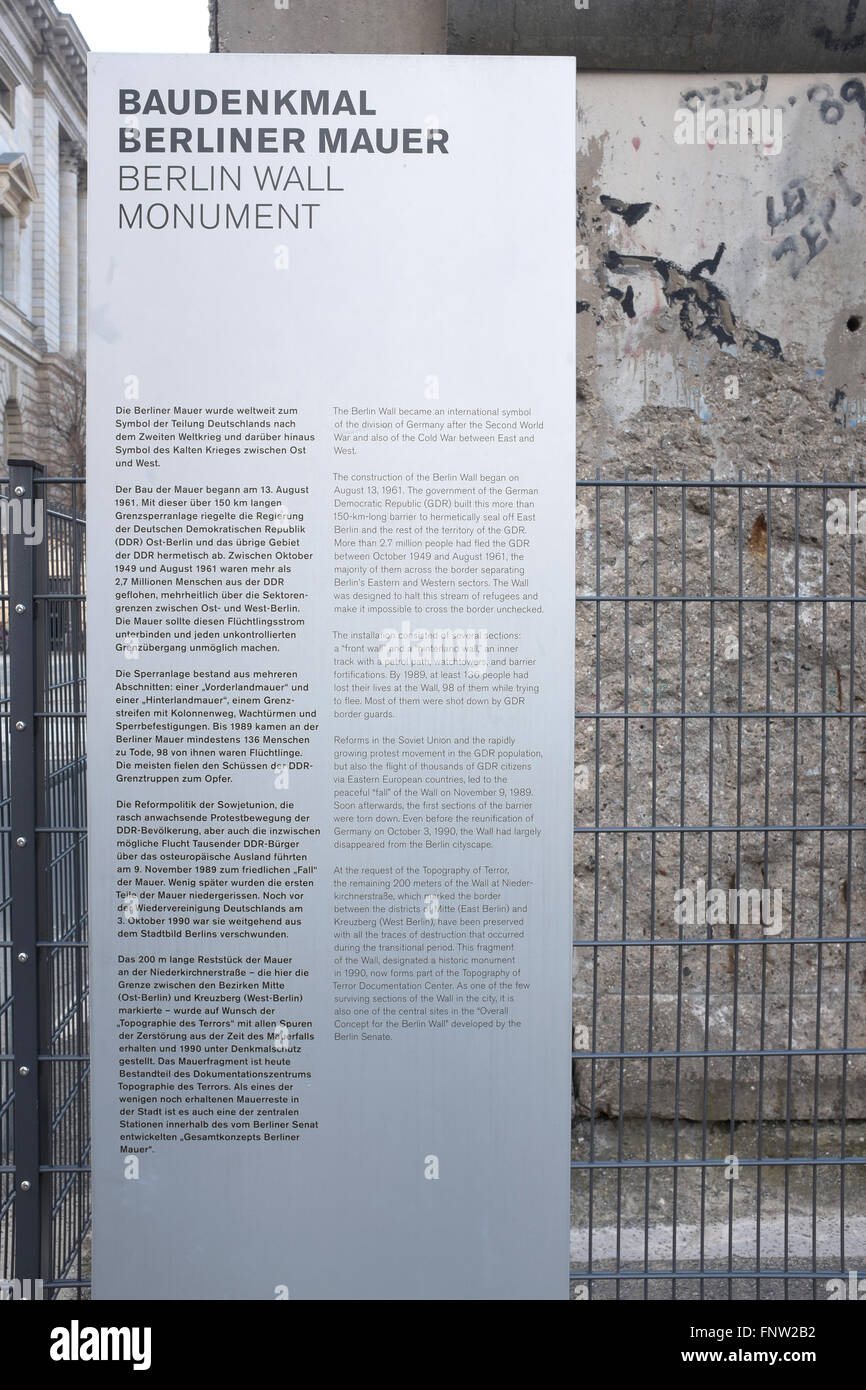 BERLIN 09 März: "Baudenkmal Berliner Mauer" (Deutsch für Berliner Mauer Denkmal) in Berlin am 9. März 2016. Stockfoto