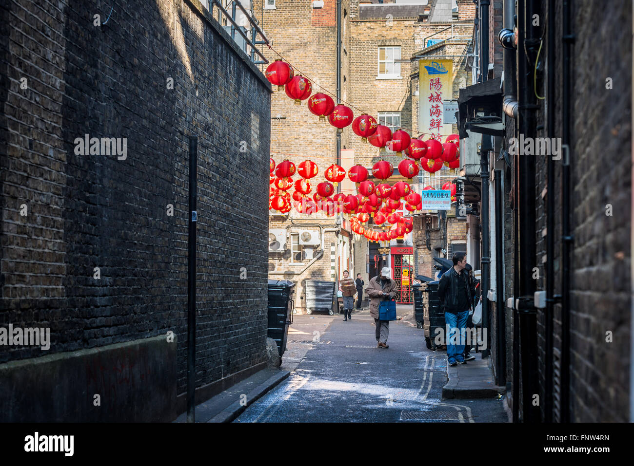 London, Vereinigtes Königreich - 13. März 2016: London Chinatown ist mit traditionellen roten Lampions für Chin.Neujahr dekoriert Stockfoto