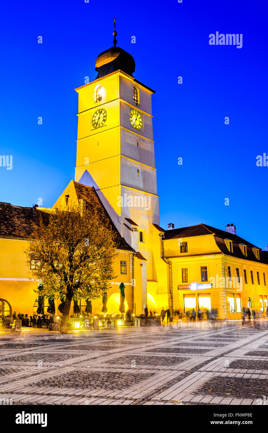 Sibiu, Rumänien. Großer Platz mit Ratturm Zentrum der mittelalterlichen Stadt in Siebenbürgen, rumänischen historischen Region. Stockfoto