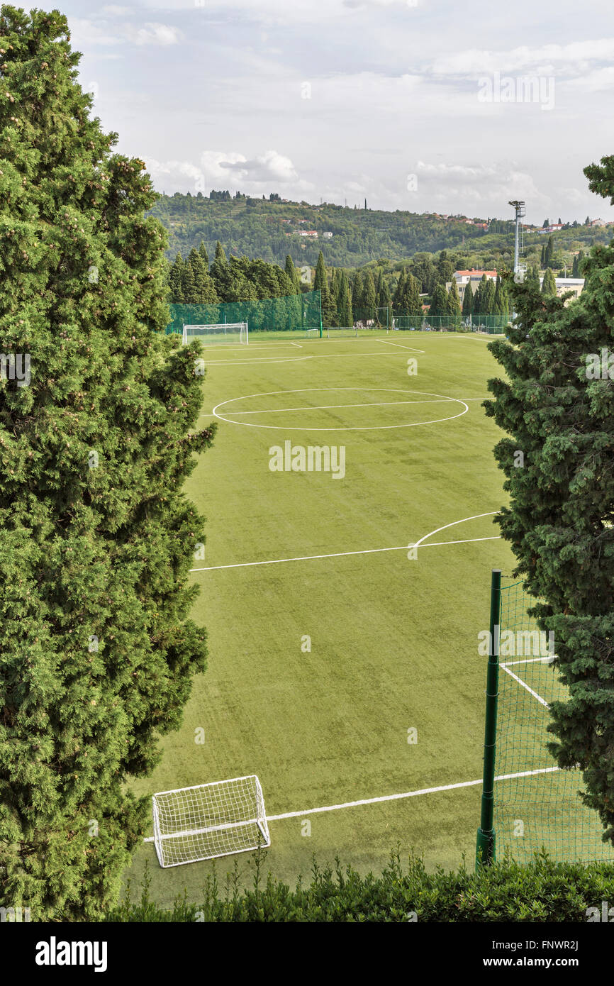 Outdoor-Fußball Staduim in der kleinen Stadt Piran, Slowenien. Stockfoto