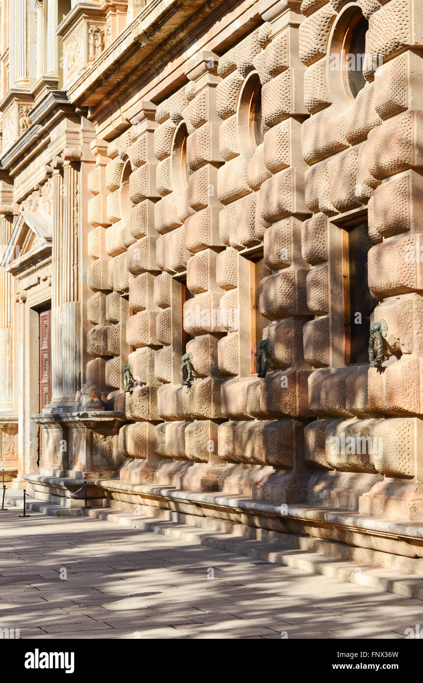 Außenaufnahme des Teil des Palast von Charles V / Palacio Carlos V auf der UNESCO-Website der Alhambra, Granada, Spanien Stockfoto