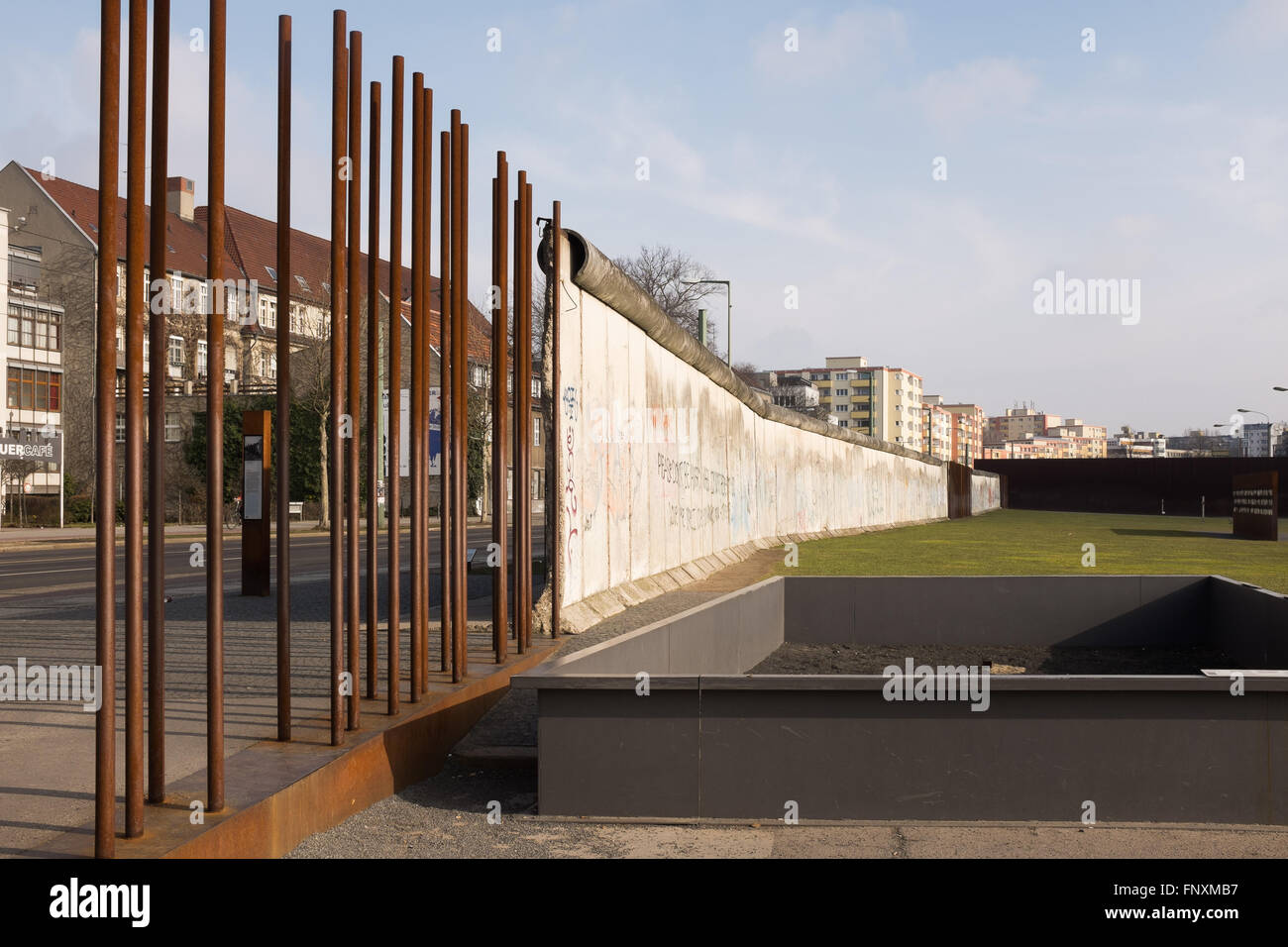 BERLIN, März 15: Die "Gedenkstatte Berliner Mauer" (Deutsch für Gedenkstätte Berliner Mauer) in Berlin-Mitte am 15. März 2016. Stockfoto