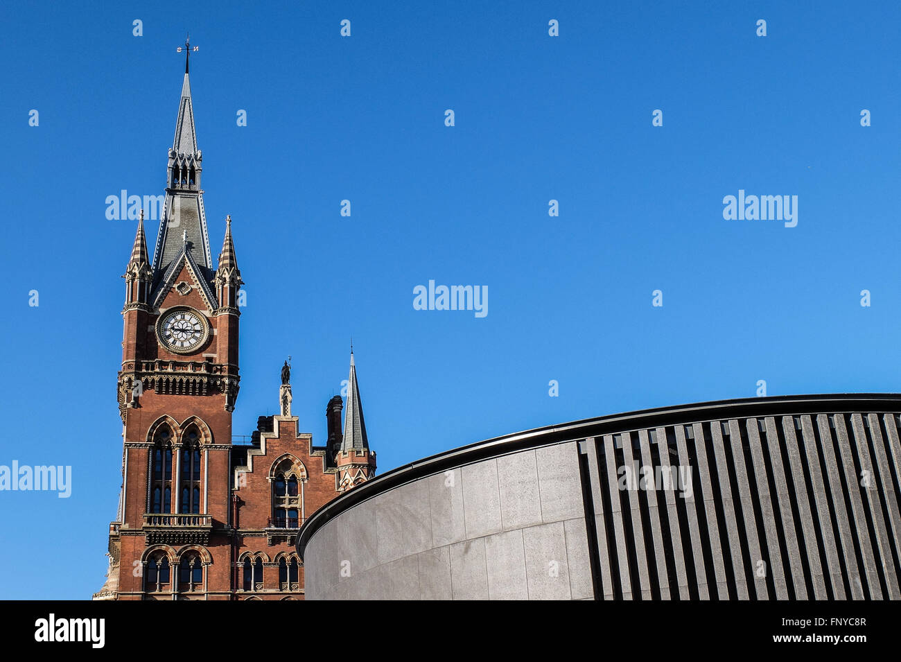 Außen Kings Cross & St Pancras Bahnhof, London, UK Stockfoto