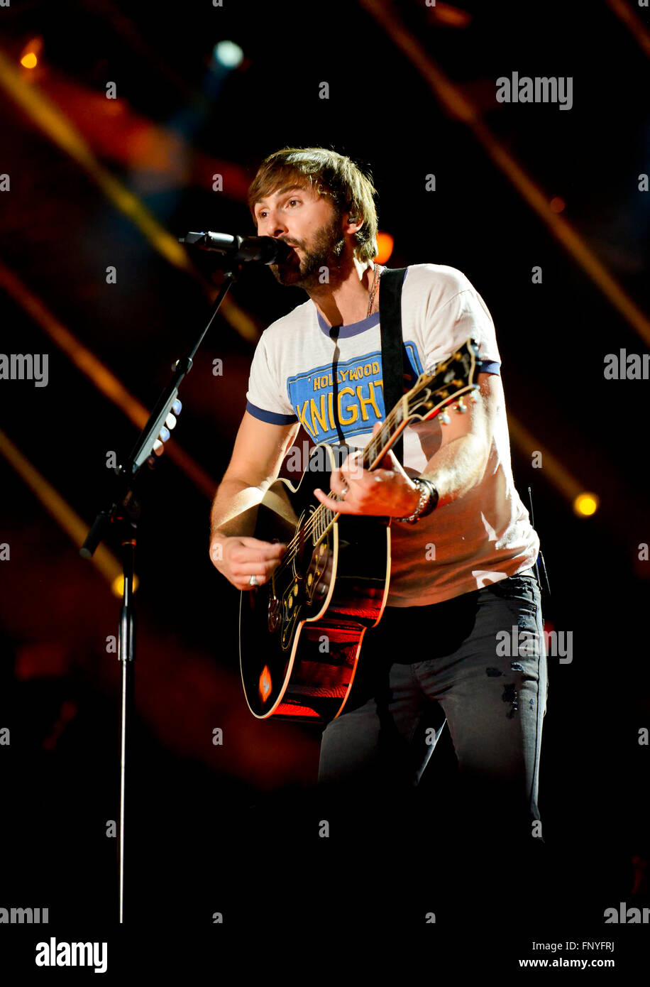 Dave Haywood der Country-Musik-Gruppe "Lady Antebellum" Performing beim CMA Music Festival in Nashville Tennessee Stockfoto