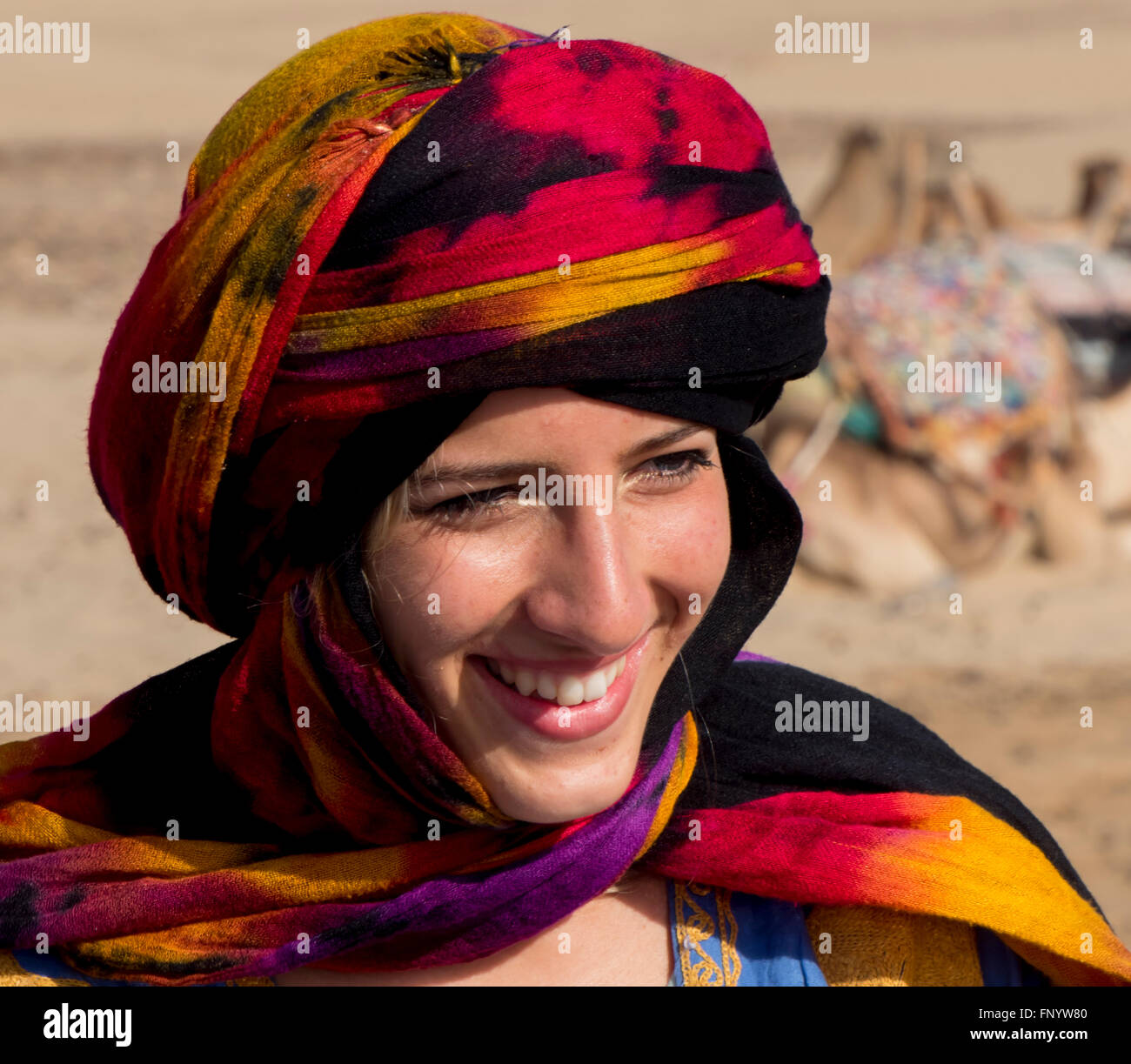 cool Girl und Berber Cheche headress Stockfoto