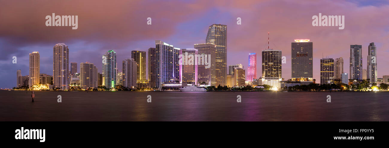 Morgendämmerung über der Skyline von Miami, Miami, Florida, USA Stockfoto