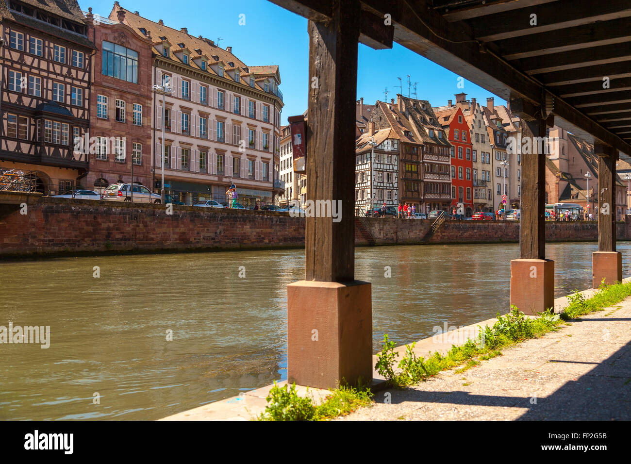 Fachwerkhäusern entlang dem Fluss Ill, Straßburg, Elsass, Frankreich Stockfoto