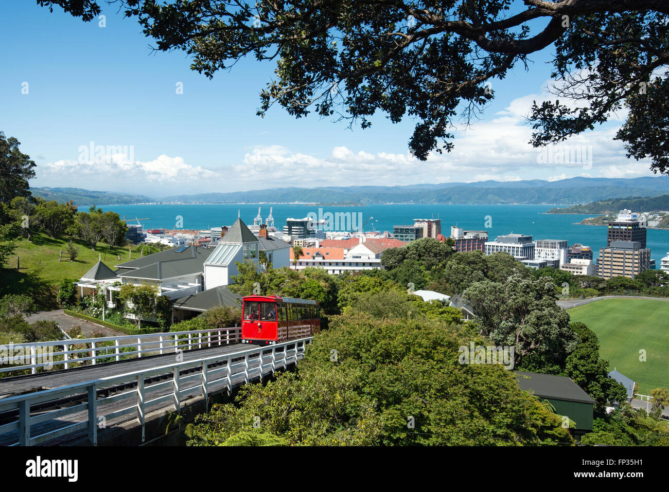 WELLINGTON, NEW ZEALAND - 13. Dezember 2015: Stadtansicht von der Seilbahn in Wellington Stockfoto