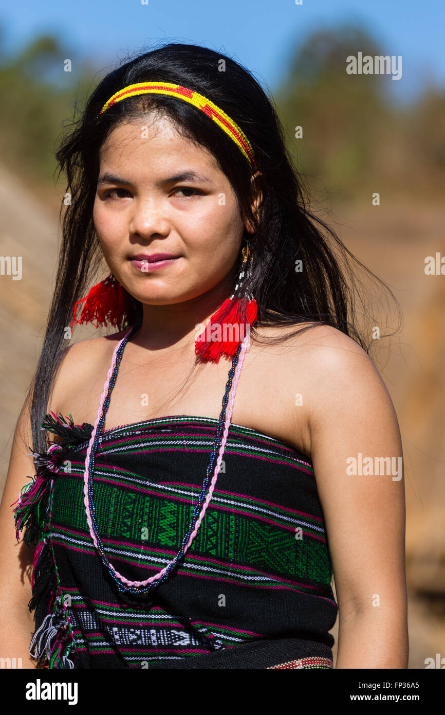 Phnong Frau in Tracht, ethnische Minderheit, Pnong, Bunong, Senmonorom, Sen Monorom, Provinz Mondulkiri, Kambodscha Stockfoto