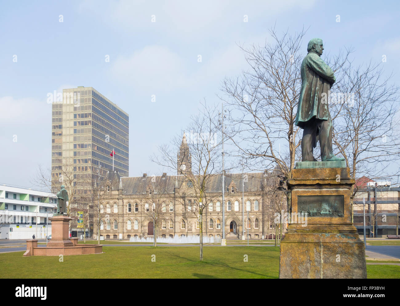 Zentrum-Platz mit Rathaus und CNE Bürogebäude im Hintergrund Middlesbrough, North East England. UK Stockfoto