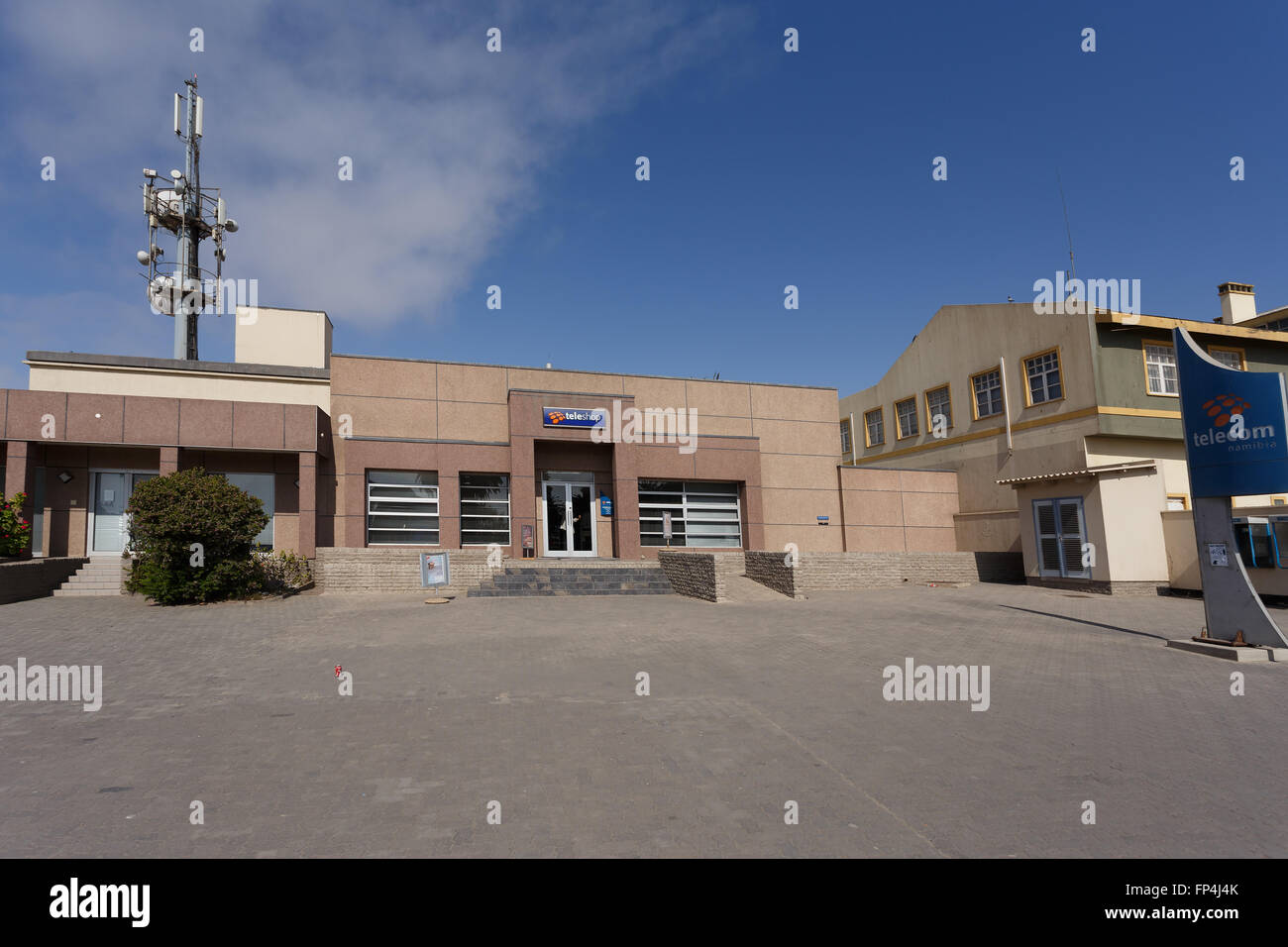 SWAKOPMUND, NAMIBIA - 8. Oktober 2014: Schöne deutsche Kolonialarchitektur auf Stret von Swakopmund. Stadt wurde 1892 gegründet, Stockfoto