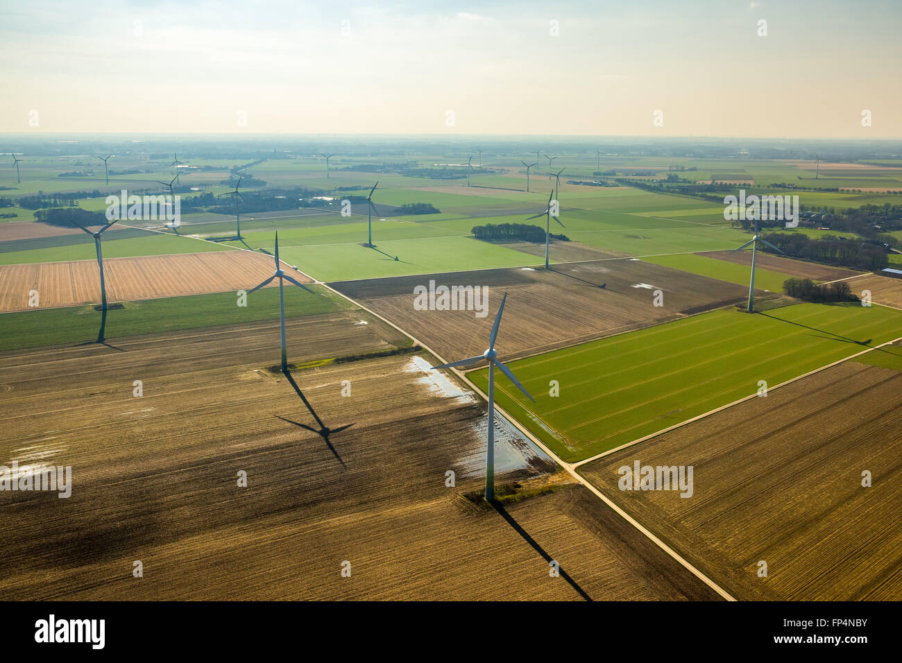 Luftbild, Windkraftanlagen, Wind Kraftwerke Oermter Feldweg, Issum Niederrhein, Nord Rhein Westfalen, Deutschland Stockfoto