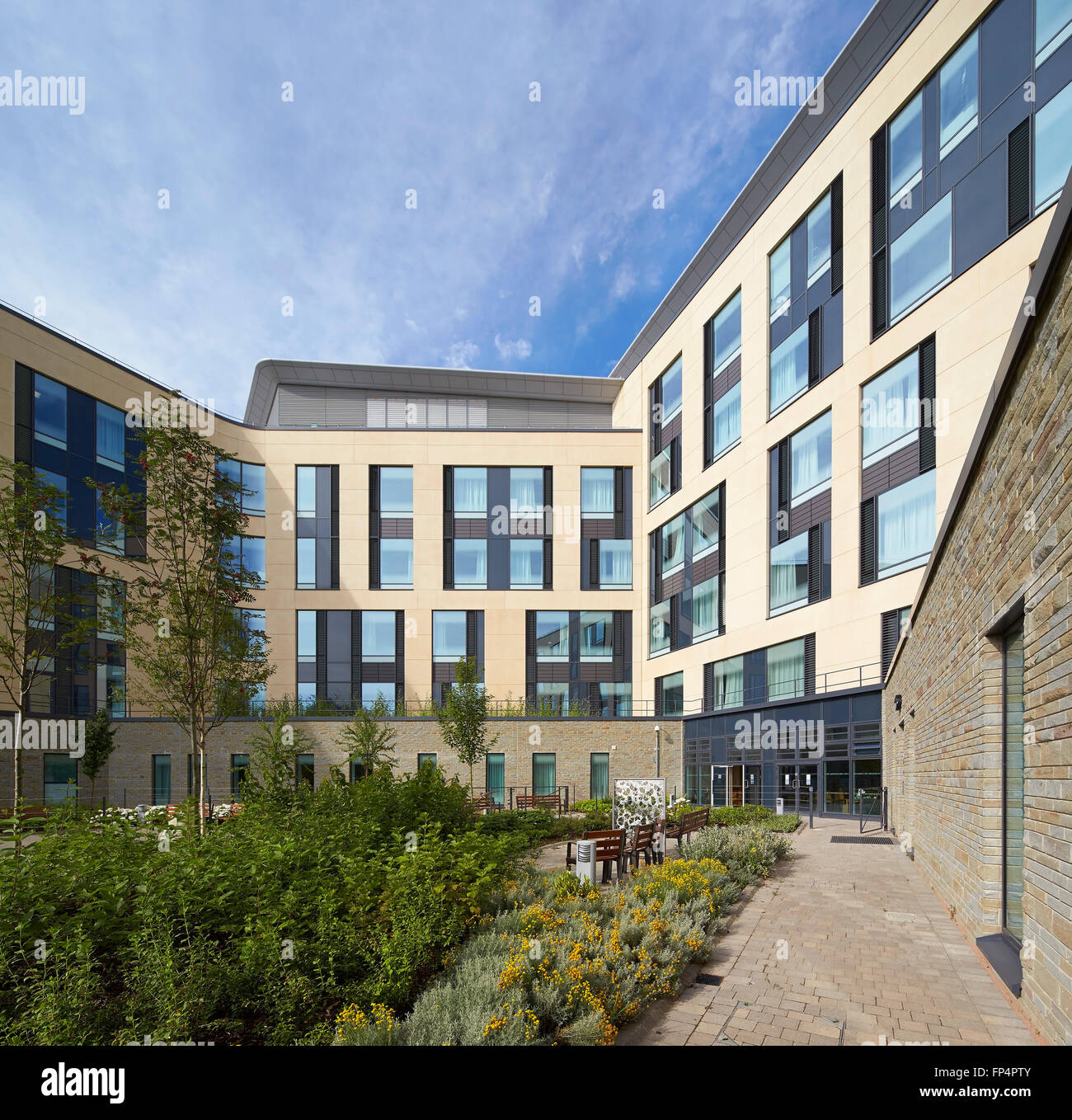 Garten Rückzugsgebiet. Southmead Hospital, Bristol, Vereinigtes Königreich. Architekt: BDP, 2014. Stockfoto
