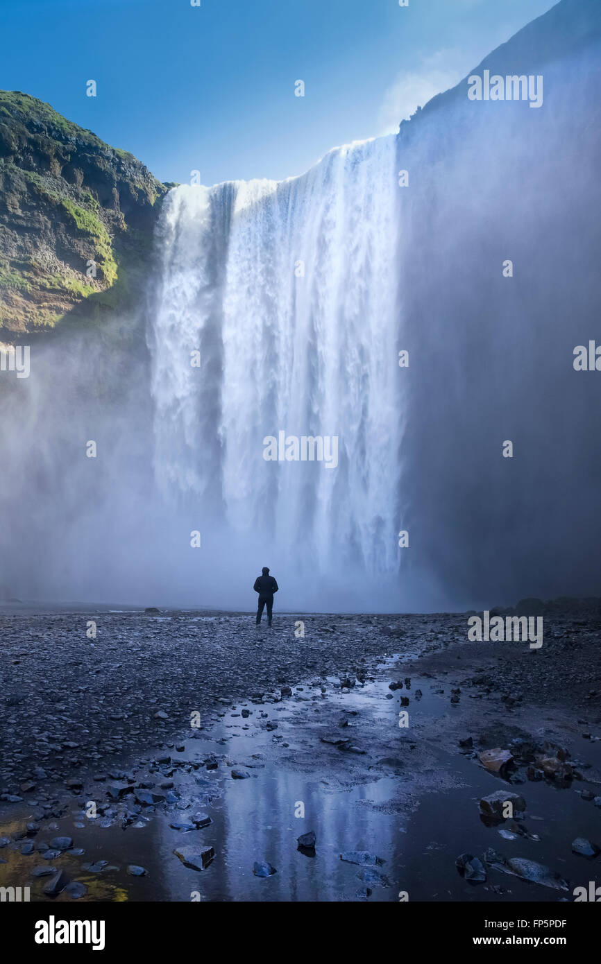 Der Wasserfall befindet sich im Süden von Island, Skogar, South Island, Suðurland, Island, Islanda Skogafoss Stockfoto