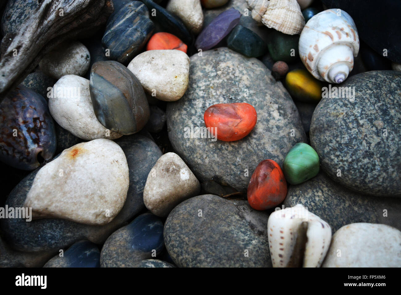 Meer-Steinen machen unterschiedliche Farbe Hintergrund. Stockfoto