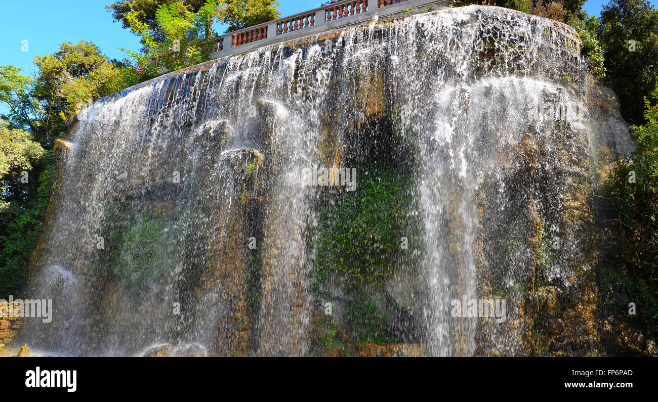 Wasserfall auf Mount Bor in Nizza, Frankreich Stockfoto