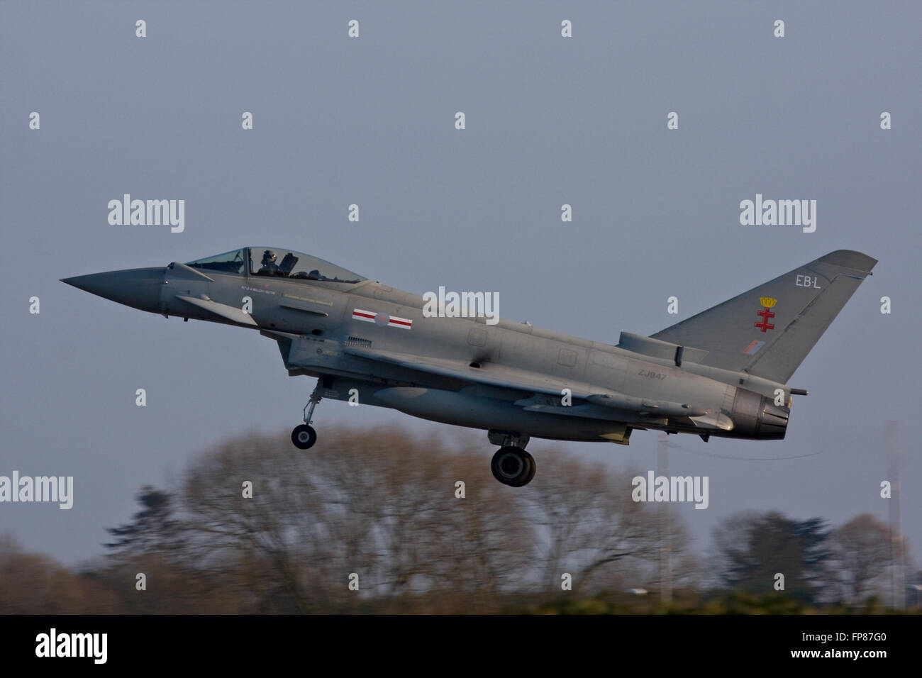 No.41(R) Geschwader, RAF Taifun Landung bei Sonnenuntergang Stockfoto