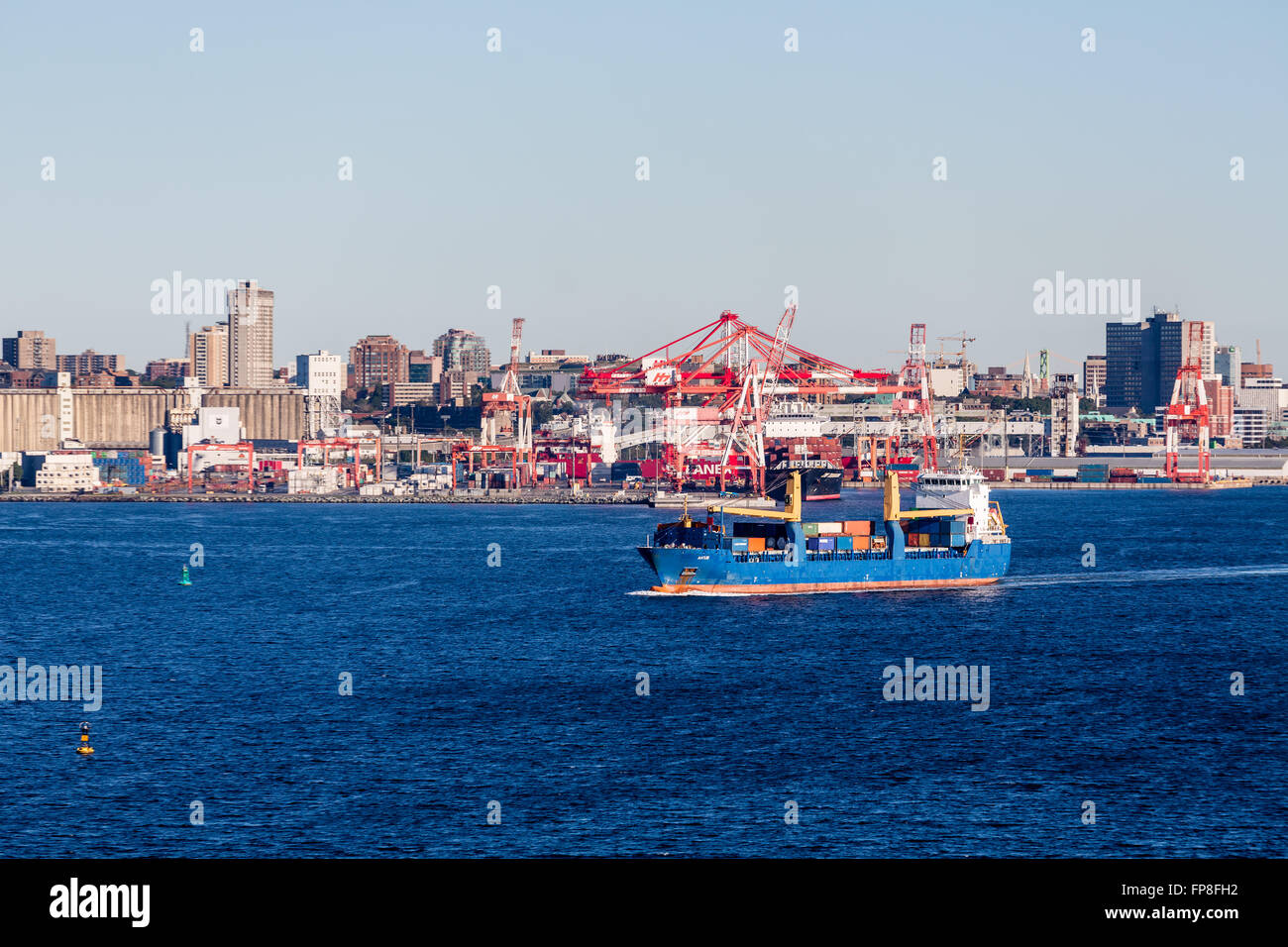 Fracht- und Frachter in der Nähe von Halifax, Nova Scotia Stockfoto