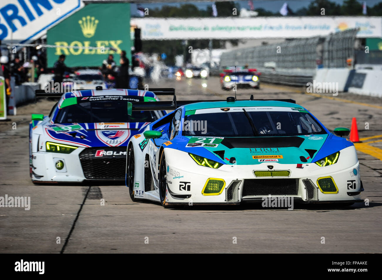 Sebring, Florida, USA. 17. März 2016. IMSA WTSC 12 Stunden von Sebring Langstreckenrennen. Donnerstag freier Praxis Tag. #21 KONRAD MOTORSPORT (AUT)) LAMBORGHINI HURACAN GT3 GTD PIERRE EHRET (DEU) CHRISTER ZOLCHLING (AUT) Jürgen KREBS (USA) Credit: Action Plus Sport/Alamy Live News Stockfoto