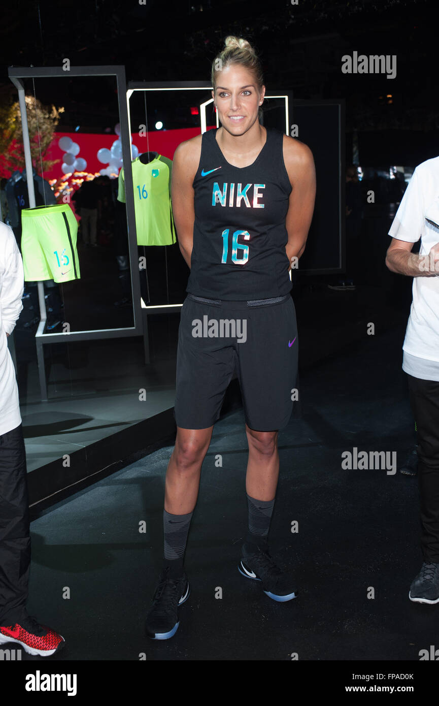 New York, USA. 16. März 2016.  2015 MVP WNBA Spieler Elena Delle Donne billigt Basketball Moden bei der Nike Innovation für alle Enthüllung am Dachfenster an Moynihan Station am 16. März 2016 in New York City. Lawrence Lucier/Alamy Live-Nachrichten Stockfoto