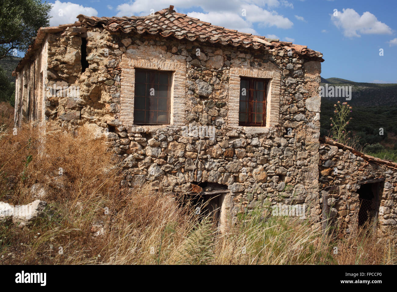 Rock House im Peloponnesischen Landschaft (Griechenland) Stockfoto
