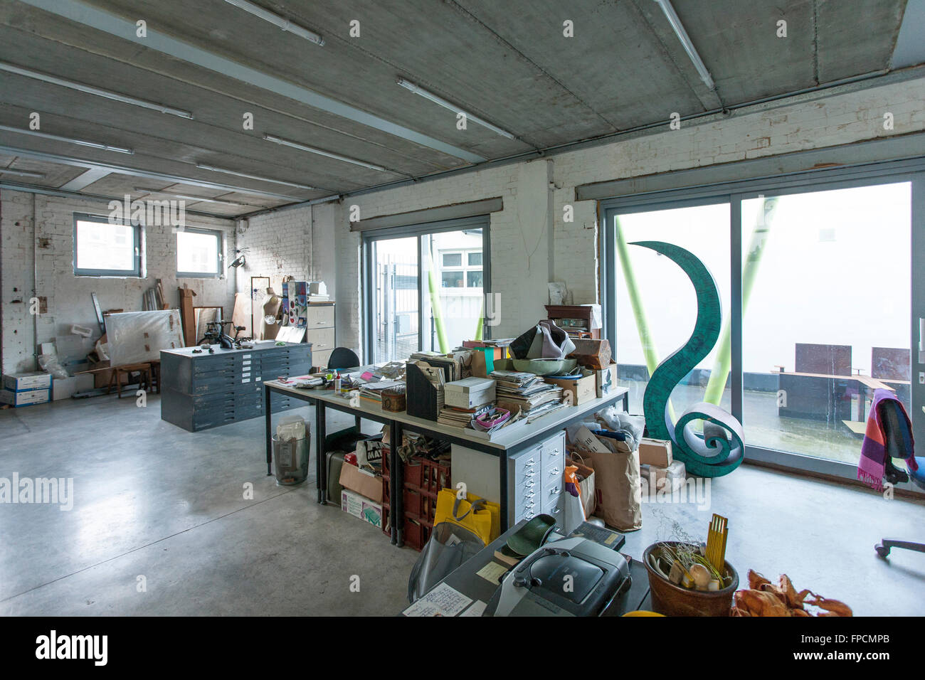 Ken Taylor und Julia Manheim Quay2c Architekten AG entwickelt ein Haus aus einem alten Milch Depot 2c Könige Grove, Peckham. Das Studio zeigen. Stockfoto