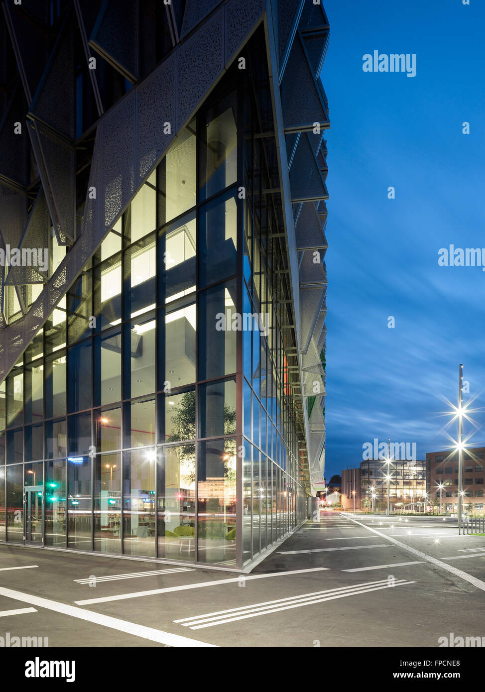 Eine Außenansicht des Neubaus Kolding Campus. Von Henning Larsen Architects entworfen. Stockfoto