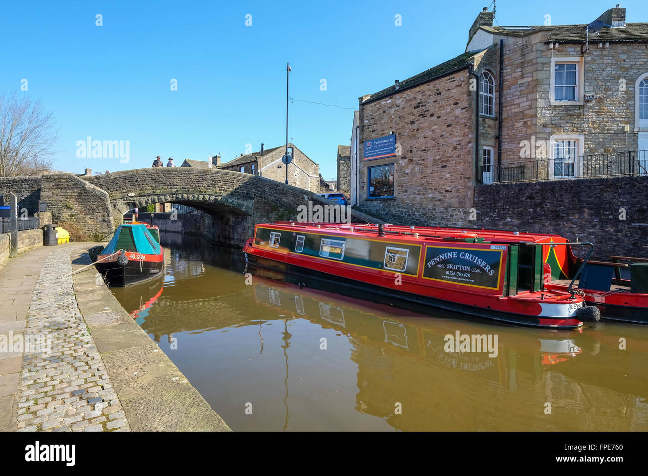Hausboote auf dem Leeds-Liverpool-Kanal in Skipton in West Yorkshire Stockfoto